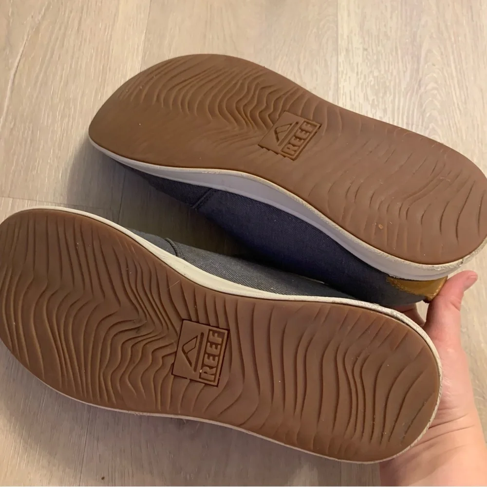 Reef Rover Low Gray Canvas Shoes - Picture 6 of 10